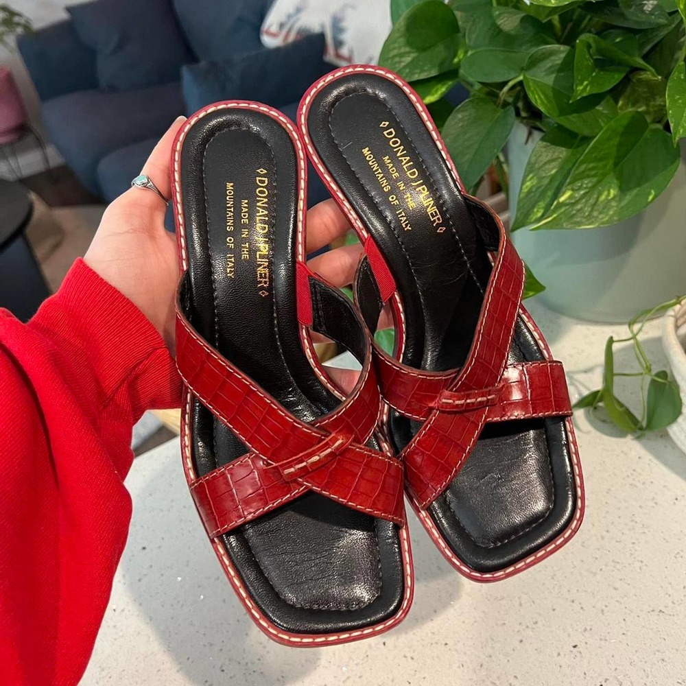 DONALD PLINER Size 8 VONE Red Alligator Print Slide Sandals Shoes